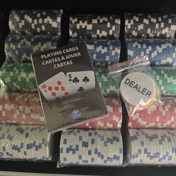 Poker Set – 400 Chips + 1 Deck + Dealer Button | Metal Case | NEW Sealed - Picture 3 of 5